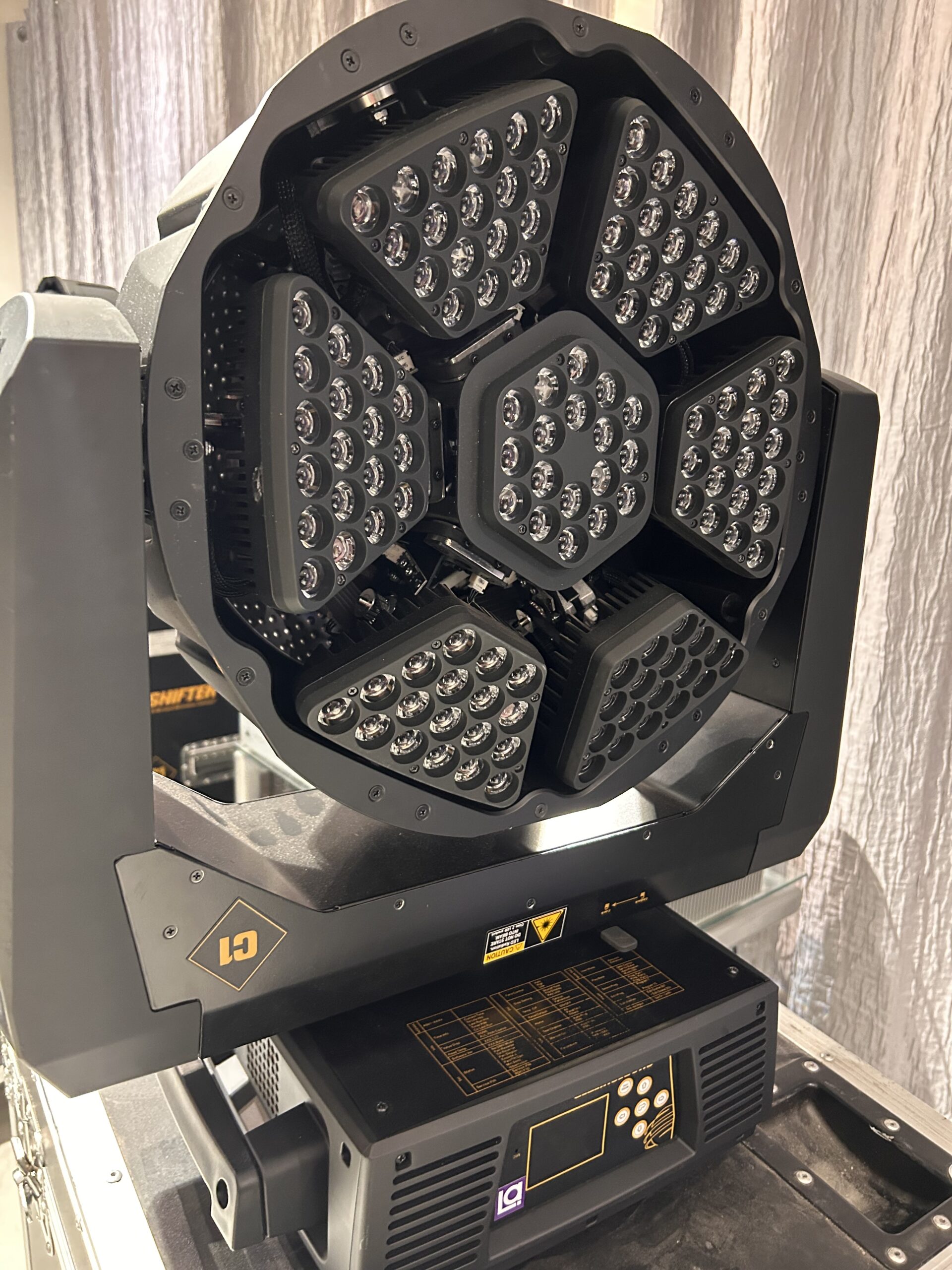 Effets lumière scène Shapeshifter C1